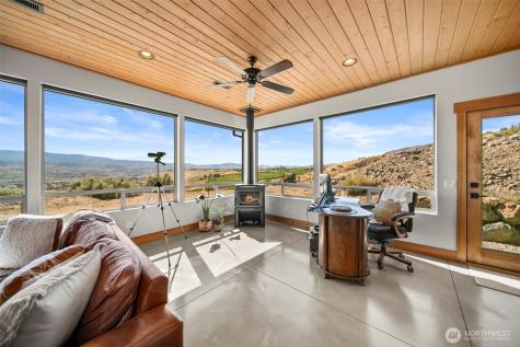 95 Laurel Estates Rock Island WA 98850