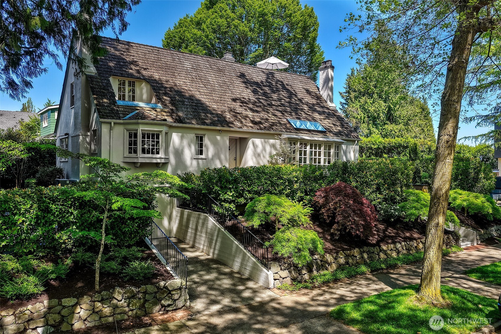 3822 S Court Street Seattle WA 98144
