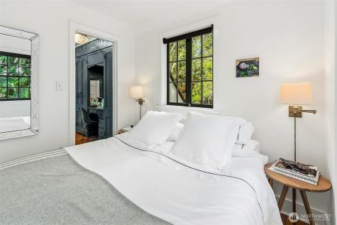 3822 S Court Street Seattle WA 98144