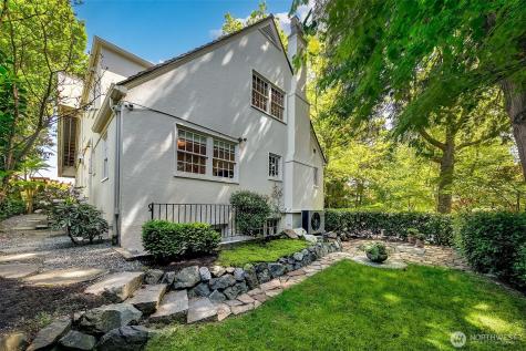 3822 S Court Street Seattle WA 98144