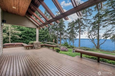 725 N Sunset Drive Camano Island WA 98282