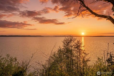 725 N Sunset Drive Camano Island WA 98282