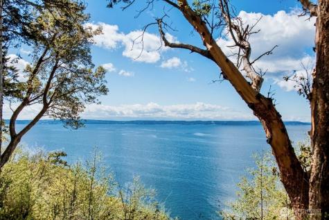 725 N Sunset Drive Camano Island WA 98282
