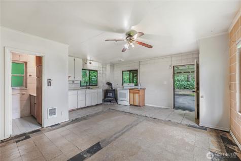 725 N Sunset Drive Camano Island WA 98282