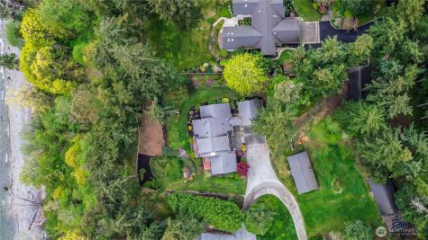 725 N Sunset Drive Camano Island WA 98282