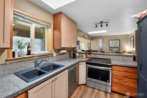 3021 Deep Lake North Shore Way Colville WA 99114