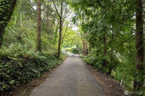 5498 Hyada Boulevard NE Tacoma WA 98422