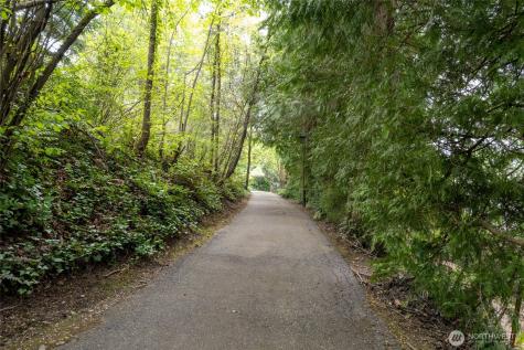 5498 Hyada Boulevard NE Tacoma WA 98422