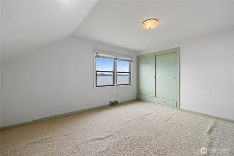 5498 Hyada Boulevard NE Tacoma WA 98422