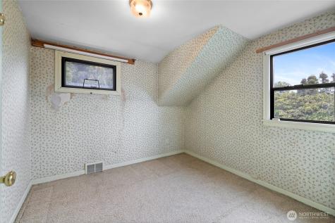 5498 Hyada Boulevard NE Tacoma WA 98422