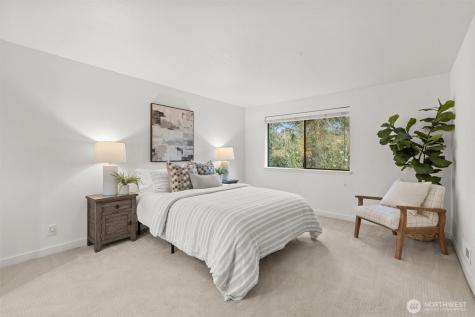 10 143rd Avenue SE Bellevue WA 98007