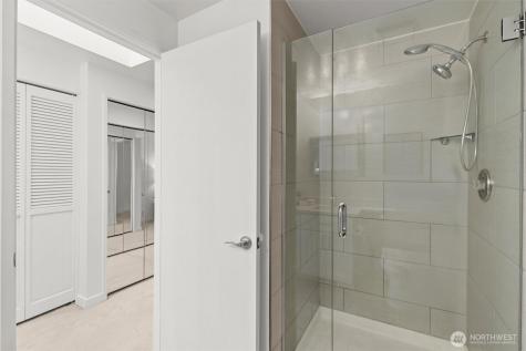 10 143rd Avenue SE Bellevue WA 98007