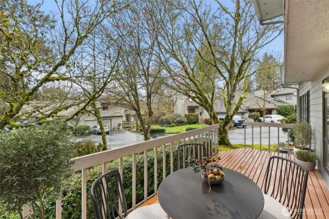 10 143rd Avenue SE Bellevue WA 98007