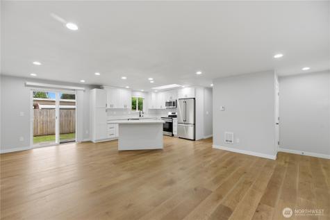 1303 Beach Avenue Marysville WA 98270