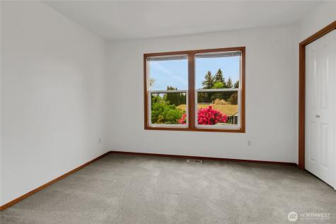 2113 12th Ave NW Puyallup WA 98371
