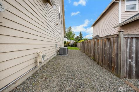 2113 12th Ave NW Puyallup WA 98371