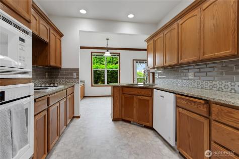 2113 12th Ave NW Puyallup WA 98371