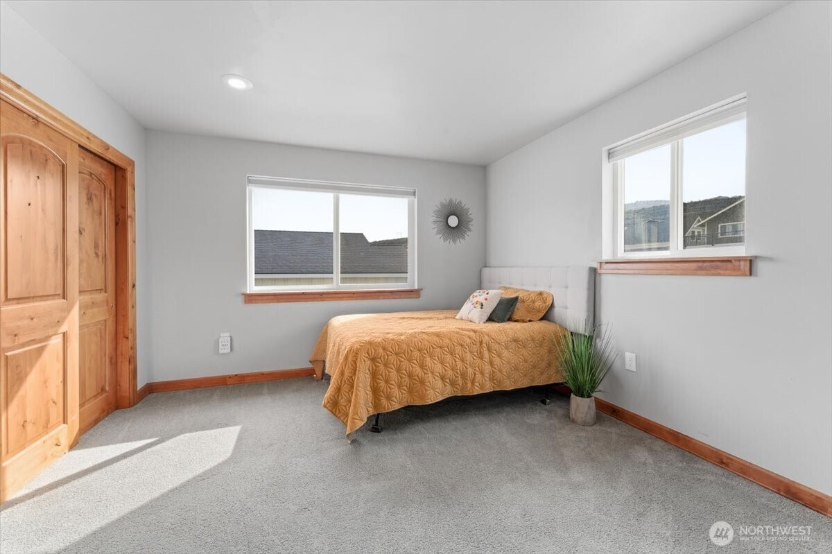 225 E Marine View Drive Orondo WA 98843