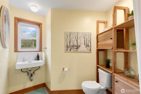 717 N 73rd Street Seattle WA 98103