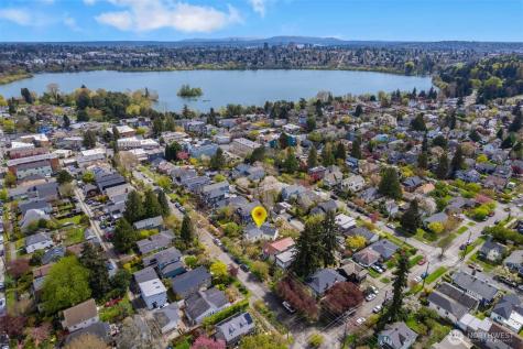 717 N 73rd Street Seattle WA 98103