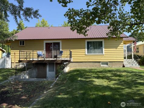 18 Cherry Avenue W Omak WA 98841