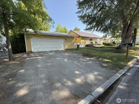 18 Cherry Avenue W Omak WA 98841