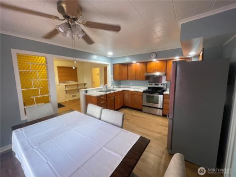 18 Cherry Avenue W Omak WA 98841