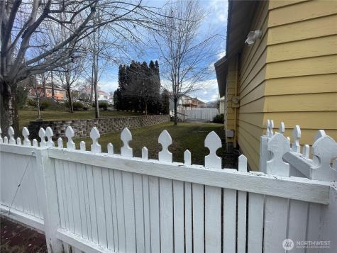 18 Cherry Avenue W Omak WA 98841
