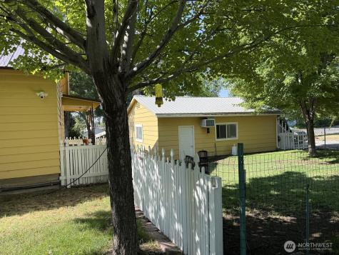 18 Cherry Avenue W Omak WA 98841