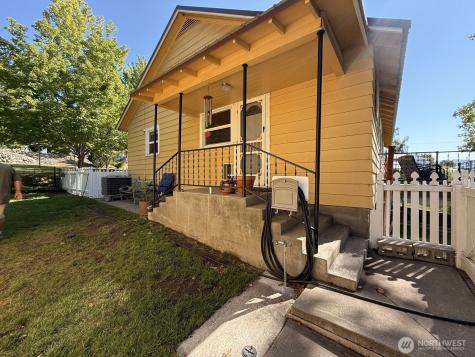 18 Cherry Avenue W Omak WA 98841