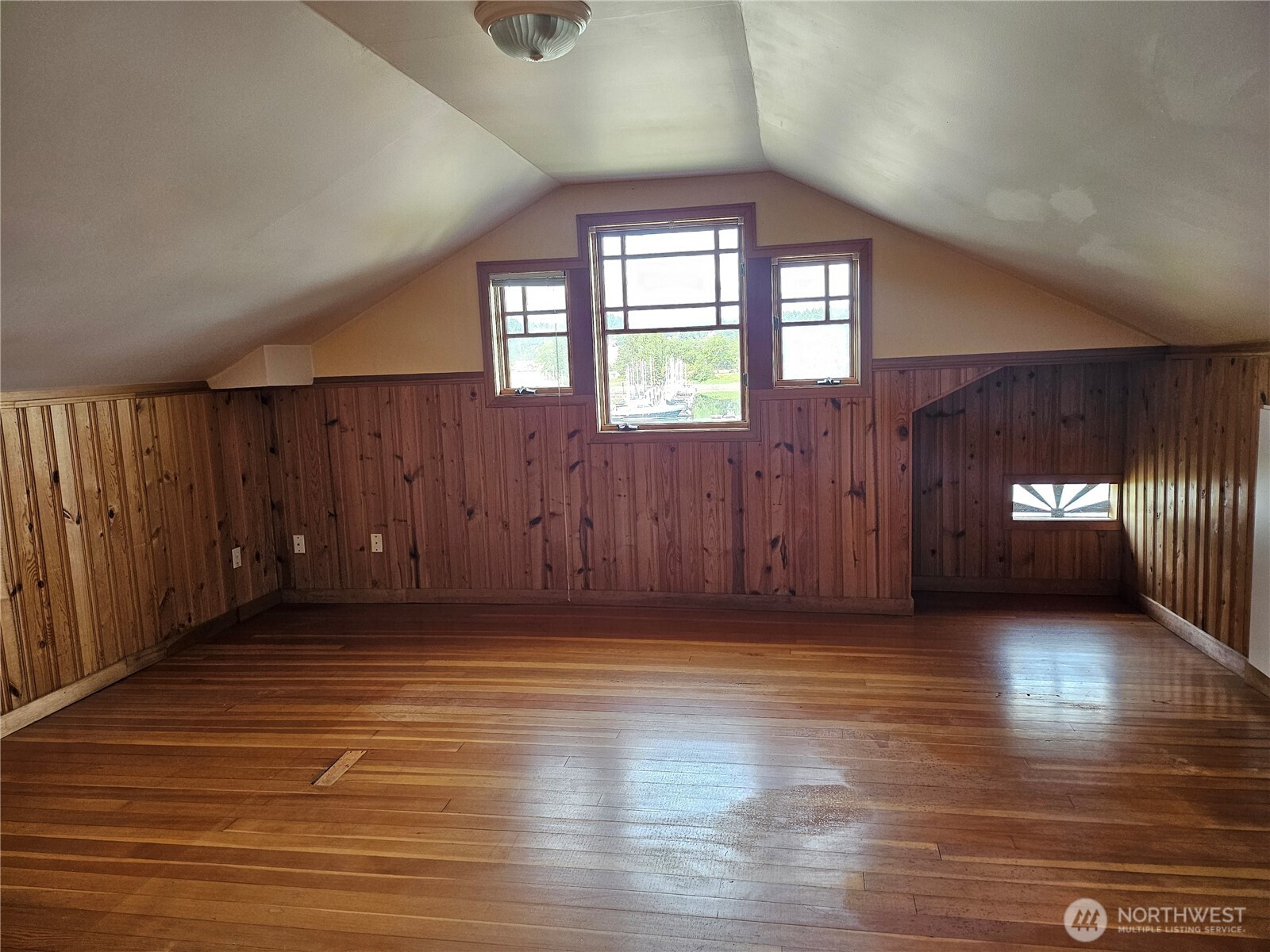 1130 East Bay Drive NE Olympia WA 98506