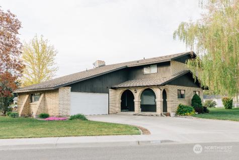 1126 Oak Street Richland WA 99354