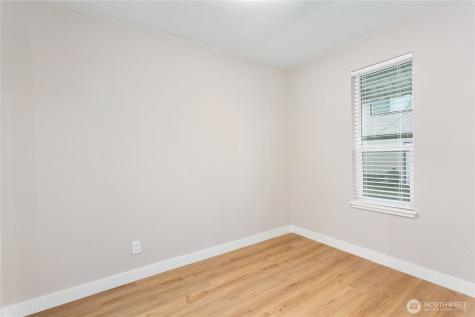 516 11th Street NW Puyallup WA 98371