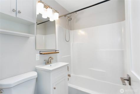 516 11th Street NW Puyallup WA 98371