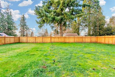 516 11th Street NW Puyallup WA 98371