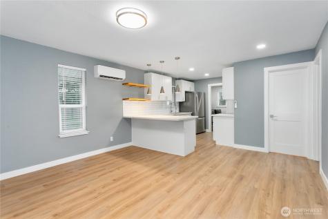 516 11th Street NW Puyallup WA 98371
