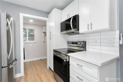 516 11th Street NW Puyallup WA 98371