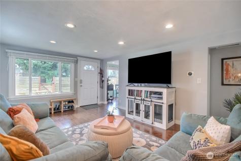10644 2nd Place SW Seattle WA 98146