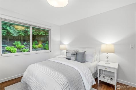 4105 96th Avenue SE Mercer Island WA 98040