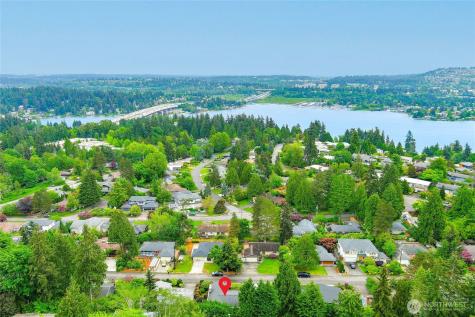 4105 96th Avenue SE Mercer Island WA 98040