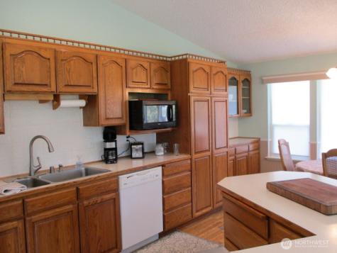 448 Octopus Avenue NE Ocean Shores WA 98569