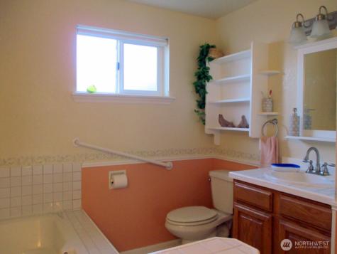 448 Octopus Avenue NE Ocean Shores WA 98569