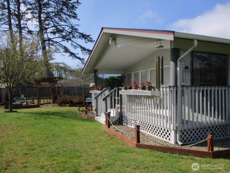 448 Octopus Avenue NE Ocean Shores WA 98569