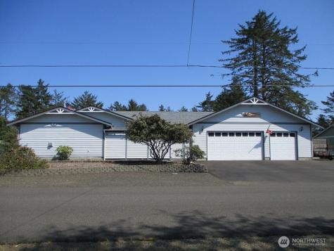 448 Octopus Avenue NE Ocean Shores WA 98569
