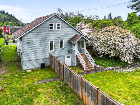 1102 Tecumseh Street Aberdeen WA 98520