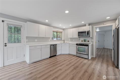 16694 Mountain View Road Mount Vernon WA 98274