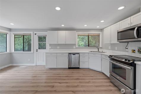 16694 Mountain View Road Mount Vernon WA 98274