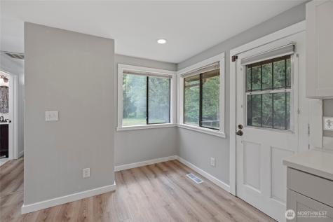 16694 Mountain View Road Mount Vernon WA 98274