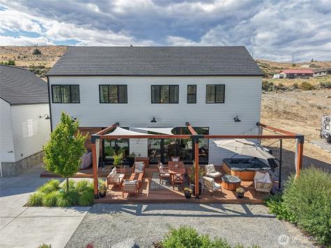 485 Hidden Lane Chelan WA 98816