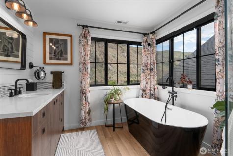 485 Hidden Lane Chelan WA 98816